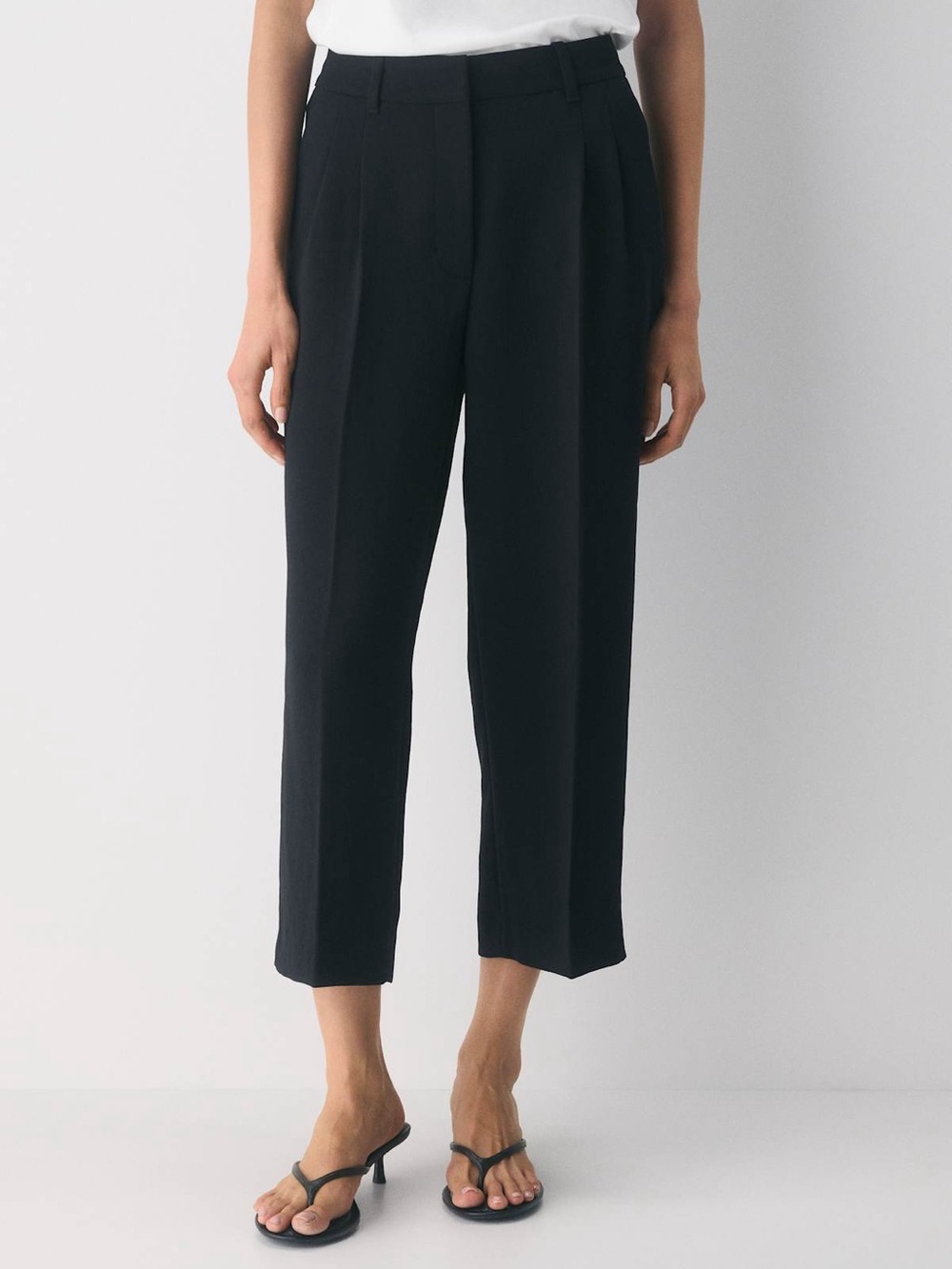 Aritzia The Effortless Pant Cropped - Crepette- Size 6